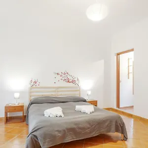 https://maqueda-balcony-apartment.palermohotels.org